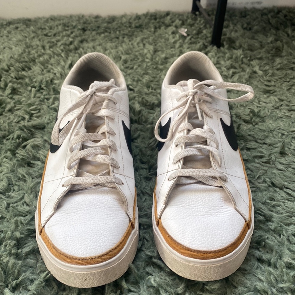 Nike Court Legacy Men's size 13 Worn twice very good condition